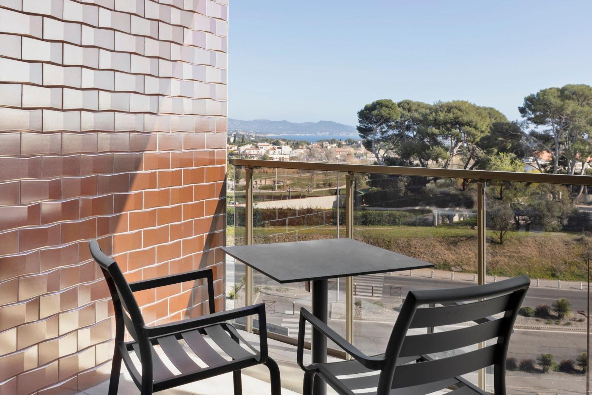 Moxy La Ciotat Hotel Exterior photo